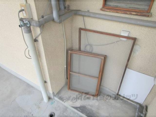 洗濯機置場　外