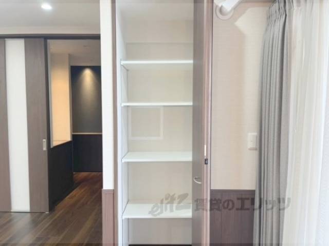 リビング　収納