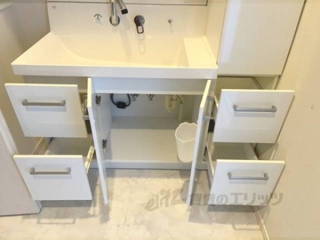 洗面所　下部収納