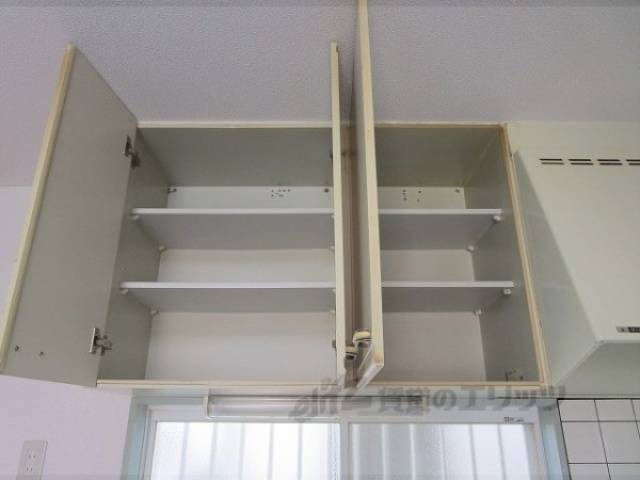 キッチン　上部収納
