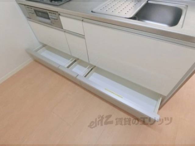 キッチン　下部収納