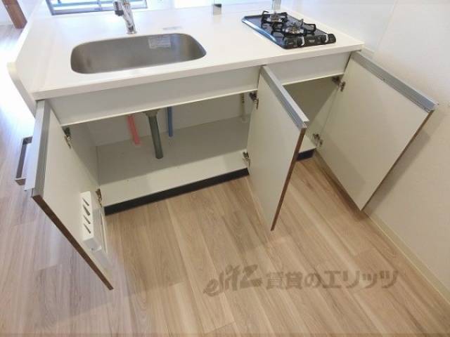 収納　キッチン下