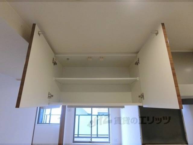収納　キッチン上