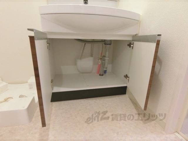 収納　洗面台下