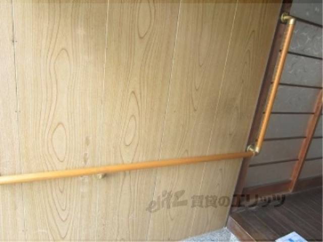 玄関　手すり