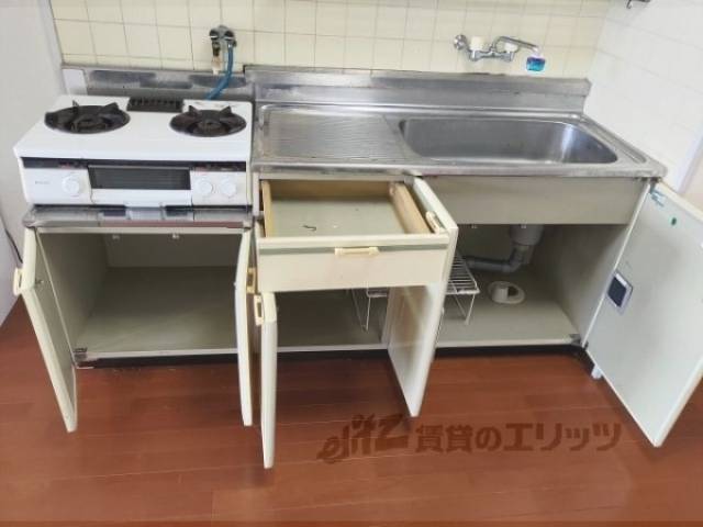 キッチン　収納下部