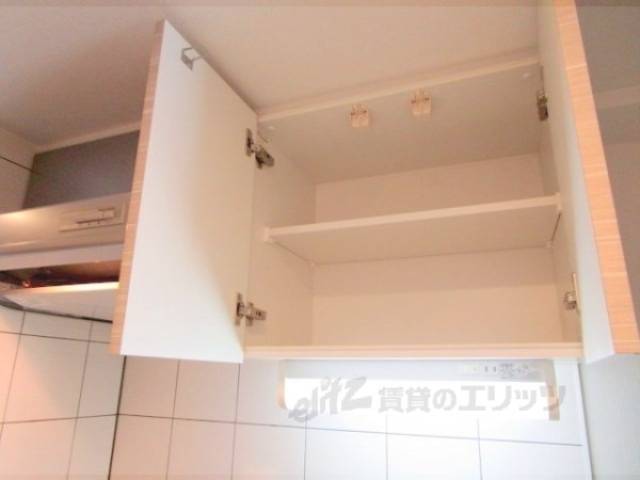 キッチン　キッチン上部収納