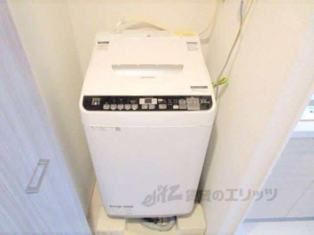 洗濯機置場　洗濯機