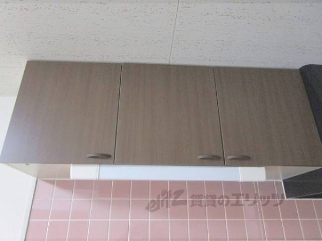 キッチン　上部収納