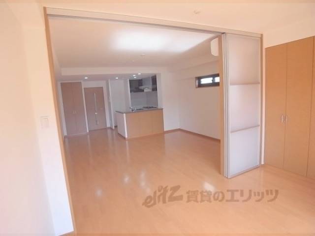 洋室　パーテーション