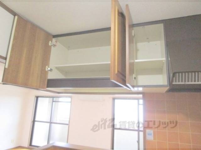 キッチン　キッチン上部収納