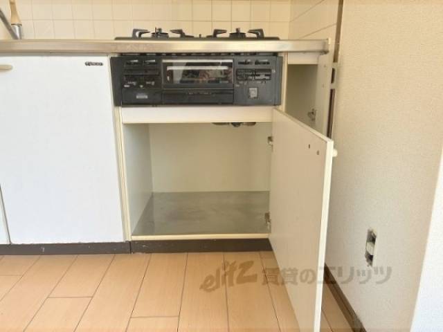 キッチン　下部収納