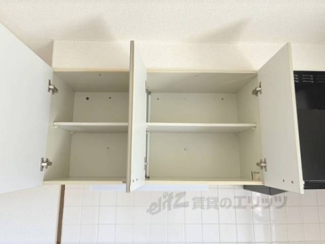 キッチン　上部収納