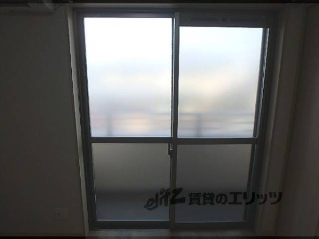 洋室　道路側の部屋は、スモーク貼ってます