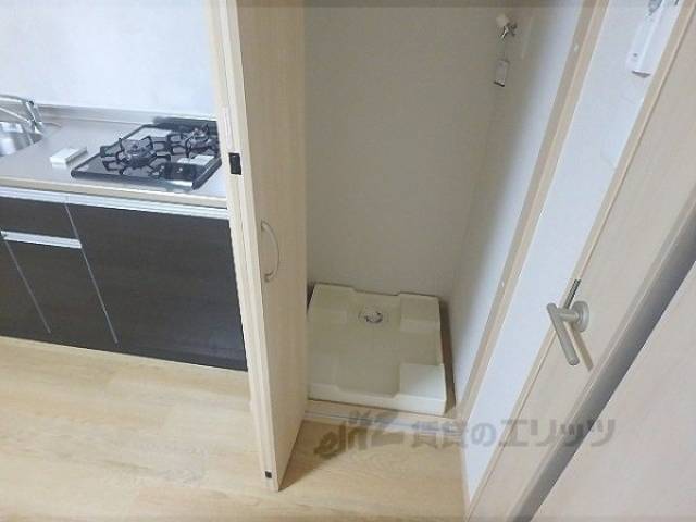 洗濯機置場　扉で隠せます