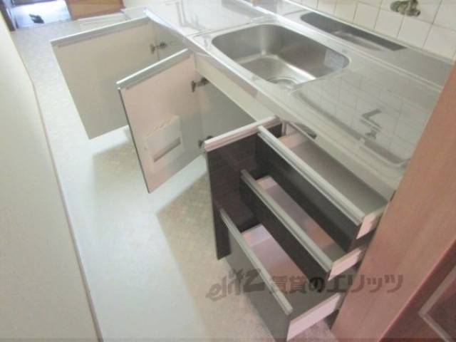 キッチン　下収納