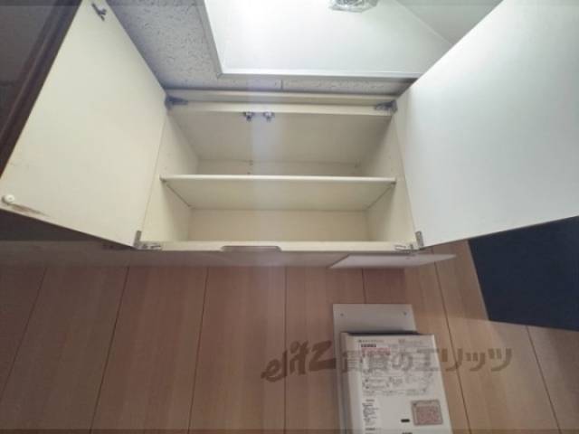 キッチン　キッチン上部収納