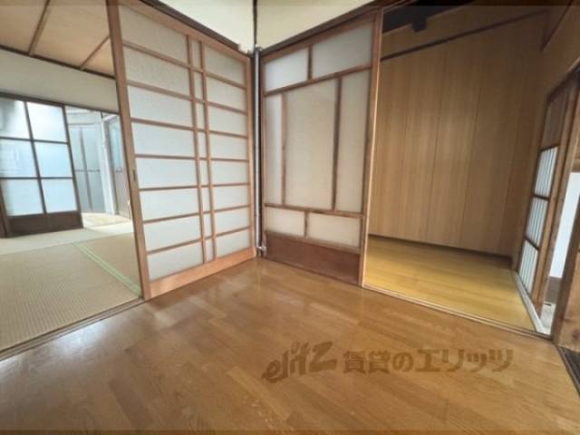 板間