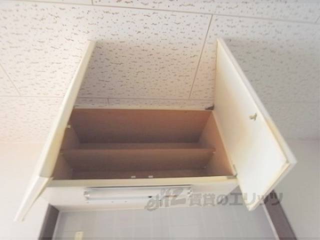キッチン　収納上部