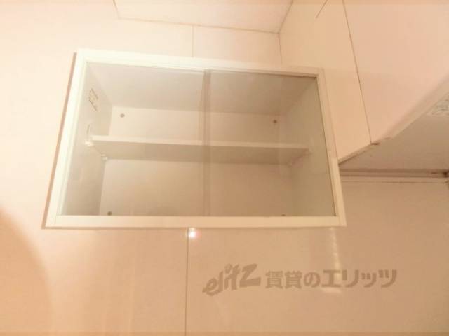 キッチン　収納棚