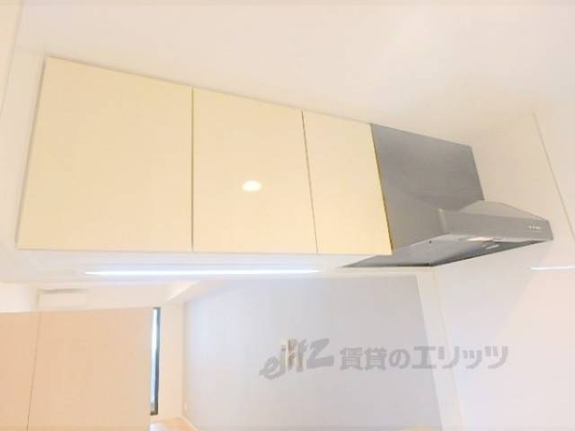キッチン　上部収納