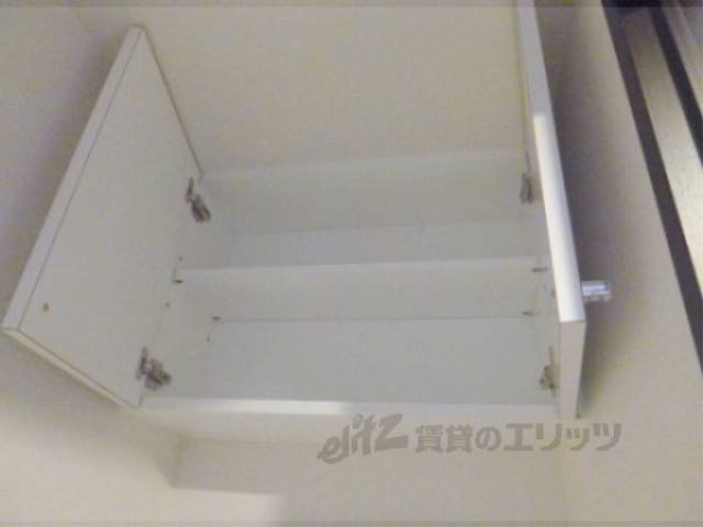 トイレ　上収納