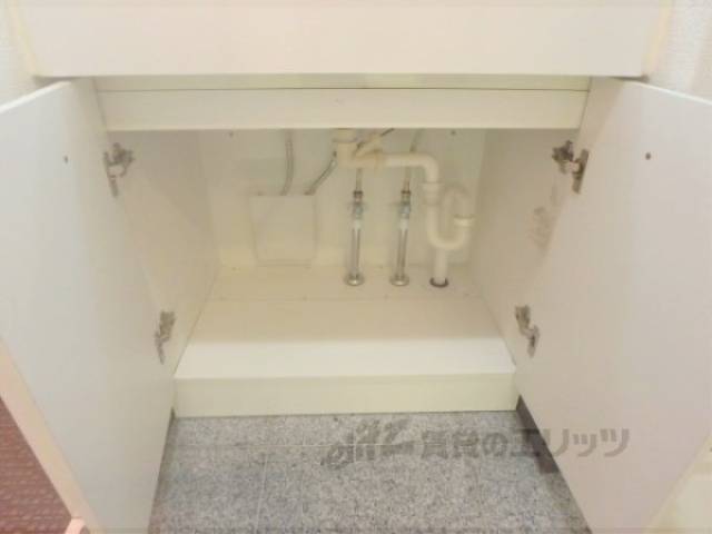 洗面所　収納下