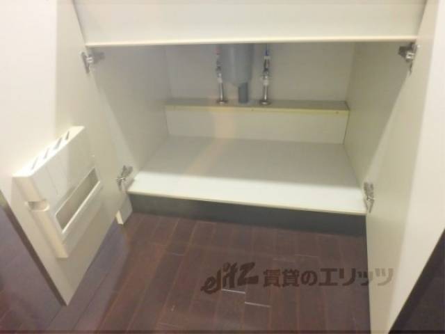 キッチン　収納下
