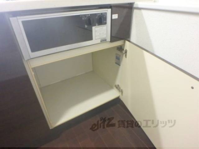 キッチン　収納下