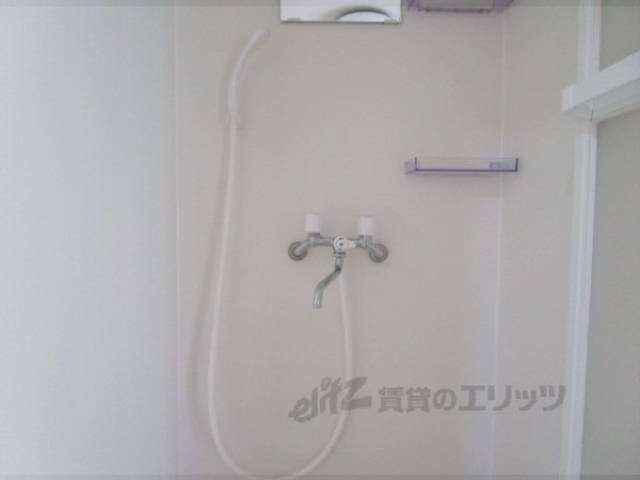 風呂　シャワー室