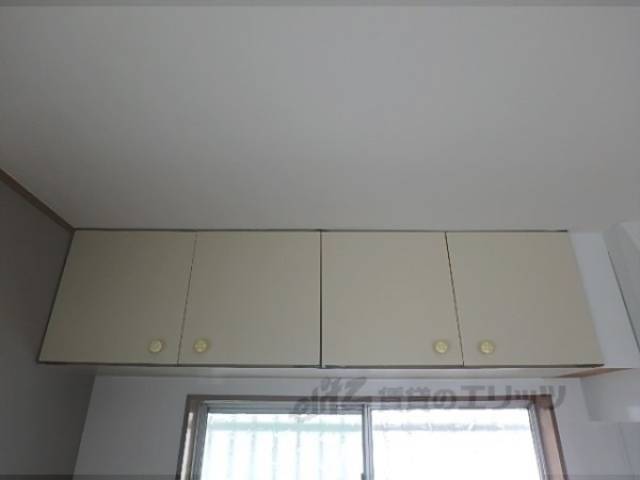 キッチン　上段収納