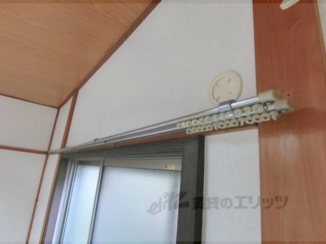 イメージ写真　カーテンレール