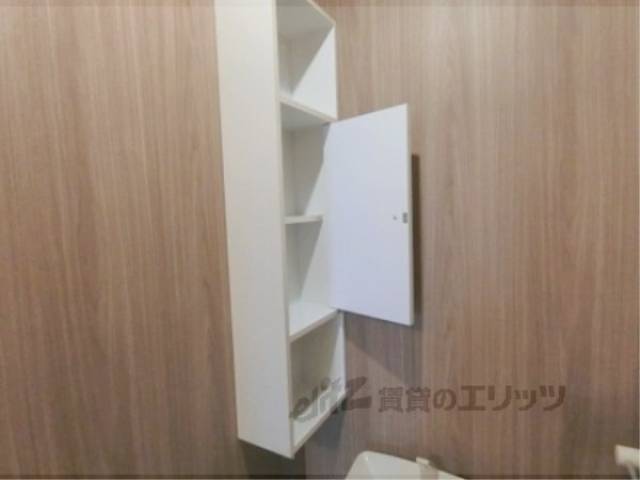 トイレ　上部棚