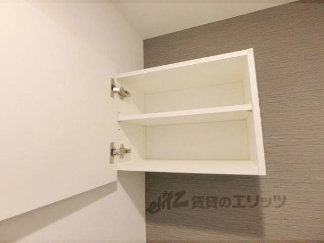 トイレ　上部収納