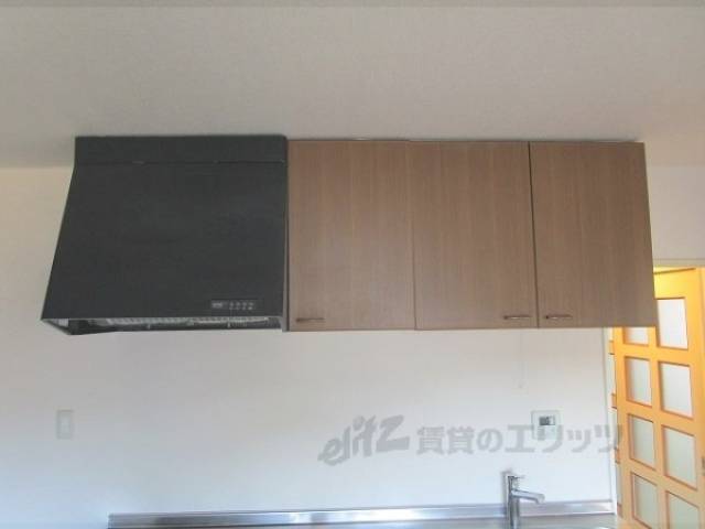 キッチン　上部収納