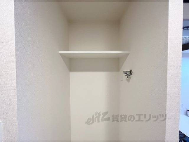 収納　洗濯機上