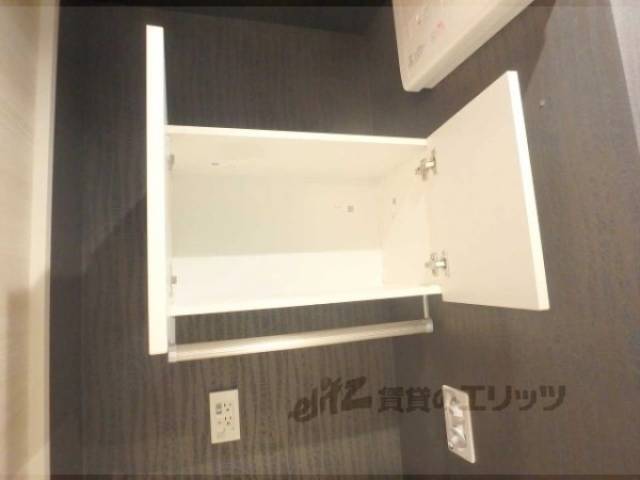 洗濯機置場　収納上