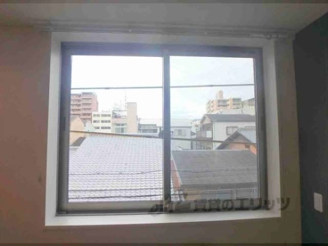 洋室窓