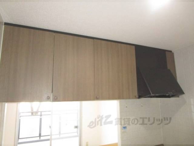 キッチン　上収納