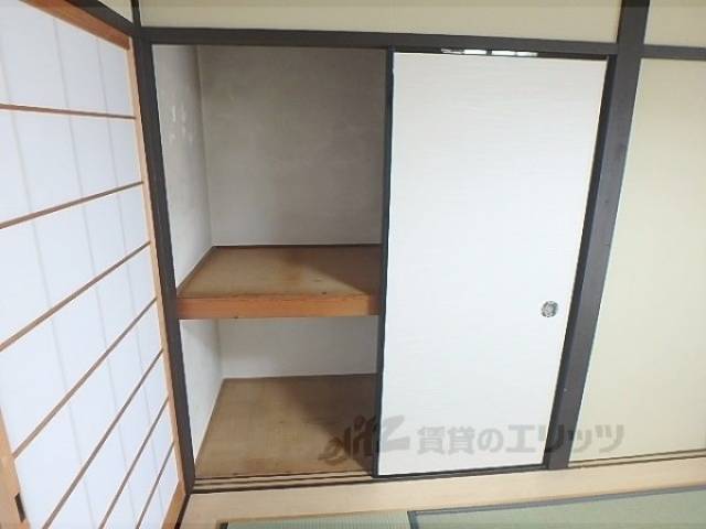 収納　1階　押し入れ