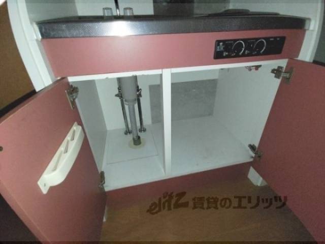 キッチン　収納下部