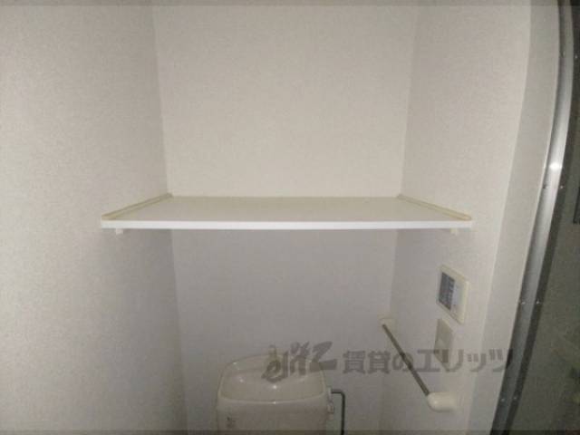 トイレ　収納上部