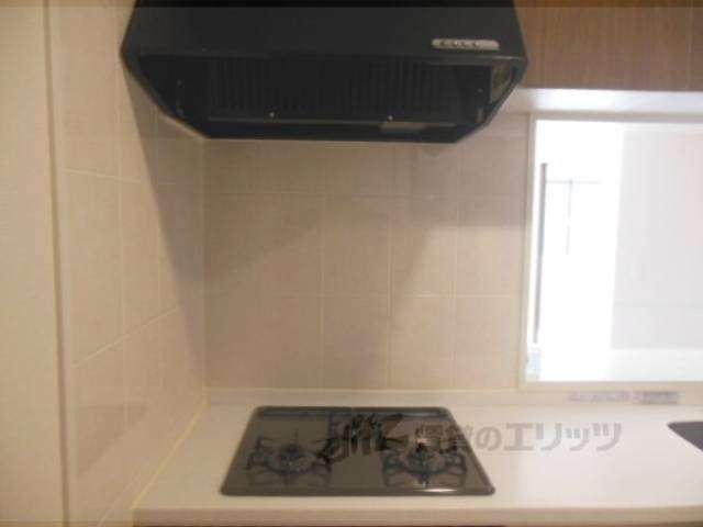 キッチン　3口コンロ