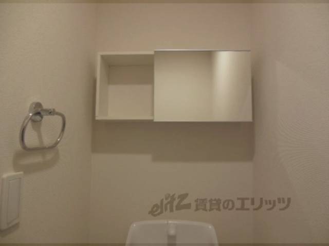 トイレ　上部収納