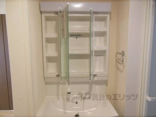 洗面所　上部収納