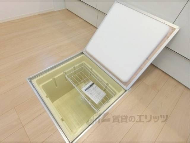 床下収納　床下収納