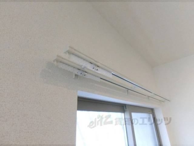 カーテンレール