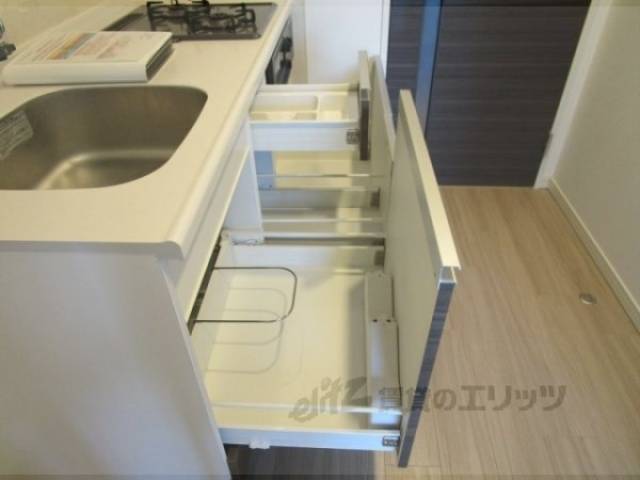 キッチン　下部収納