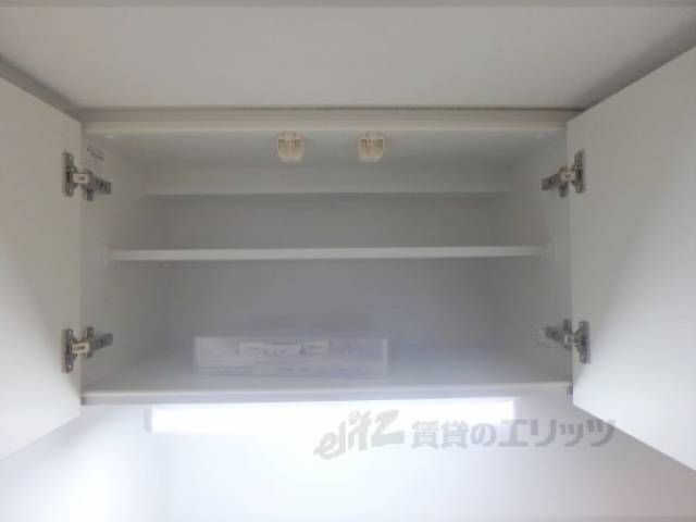 キッチン　上部収納