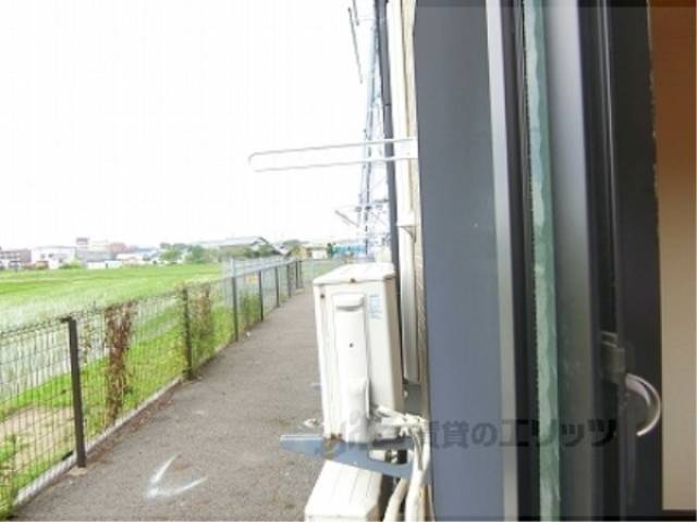 ベランダ　物干しのみ